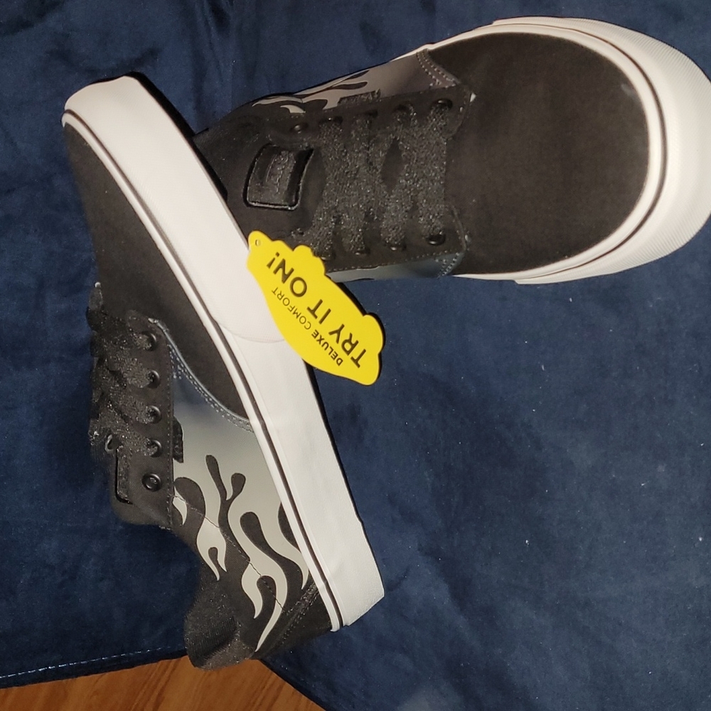 New Vans Atwood Faded Flame Deluxe sizes 8.5,11,11.5 and 12